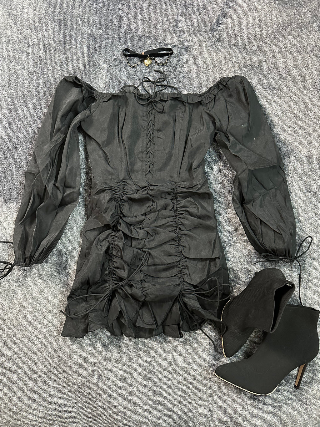 BLACK DRESS